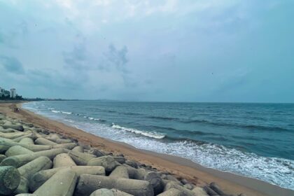 Places to visit in Dapoli range from pristine beaches to ancient forts.