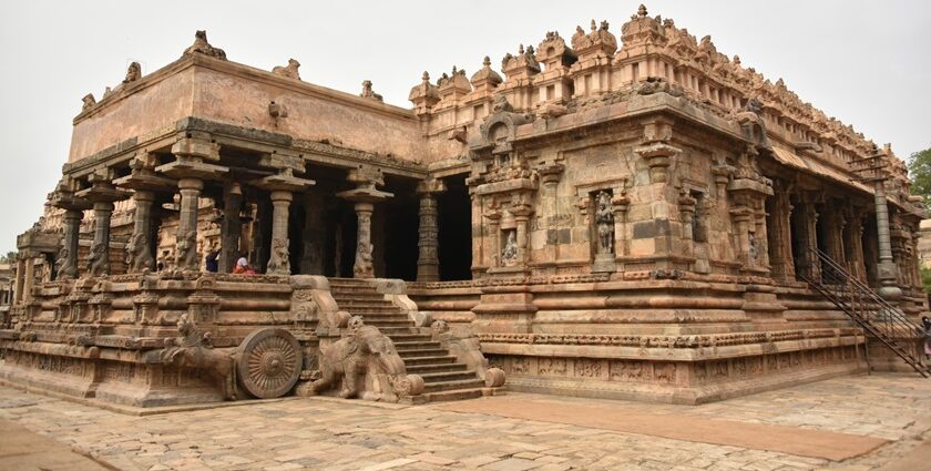 Places to visit near Kumbakonam feature-rich history and significant landmarks.