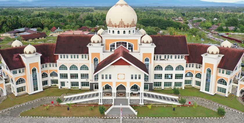From majestic mosques to scenic coastlines, Banda Aceh is a hidden Indonesian gem.