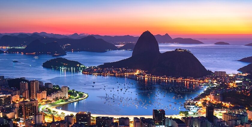 Discover magical night adventures in Rio de Janeiro at night for unforgettable memories.