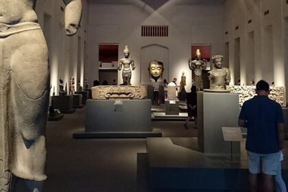 Prasart Museum showcases Thai heritage with art, sculptures, and historical artifacts.