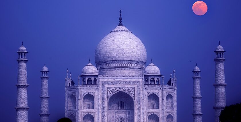 What to Do in Agra at Night – Experience the Taj Mahal Illuminated Under Moonlight
