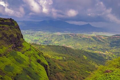 Scenic hills and cloudy skies in Lonavala, top places to visit for 1 night near Mumbai.