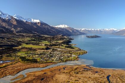 Glenorchy at Lake Wakatipu’s edge, one of the scenic places to visit near Queenstown.