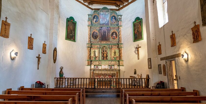 Explore the charming Agios Ioannis Theologos church one of the best things to do in Halki Naxos.