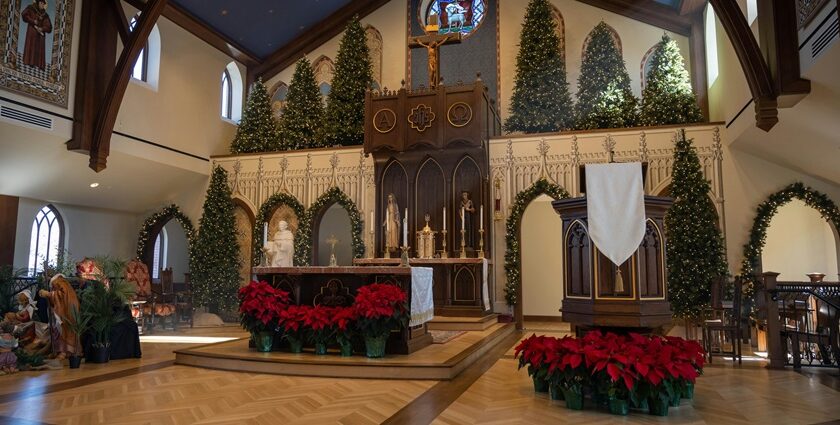 Visiting the beautiful Co-Cathedral Of The Sacred Heart is one of the best things to do in Houston on Christmas Day.