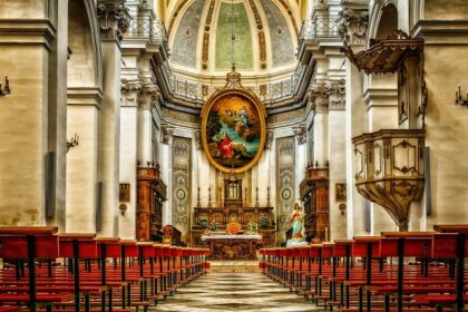 Visiting the ornate Church of Martorana is one of the most beautiful things to do in Palermo.
