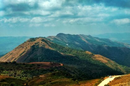 Yelagiri Hills with winding roads, green slopes and viewpoints one of the popular places to visit near Bangalore with friends.