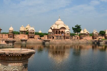 Kusum Sarovar temple and serene water body, one of the places to visit near Govardhan.