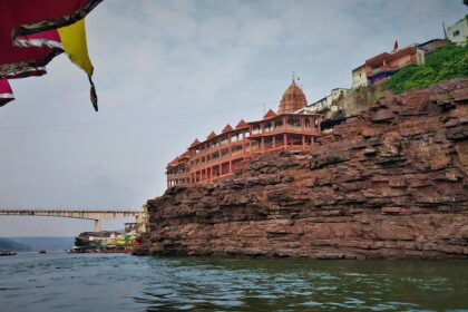 Omkareshwar Temple, a spiritual highlight among the places to visit near Indore for 2 days.