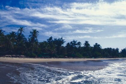 Scenic view of Alibaug Beach, one of the popular places to visit near Mumbai for 2 days.