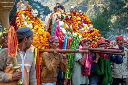 Crowds celebrate Kullu Dussehra with traditional music and dance, one of the top festivals in Himachal Pradesh.