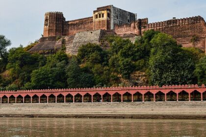 Exterior view of Akhnoor Fort overlooking the Chenab River, showcasing forts in Kashmir.